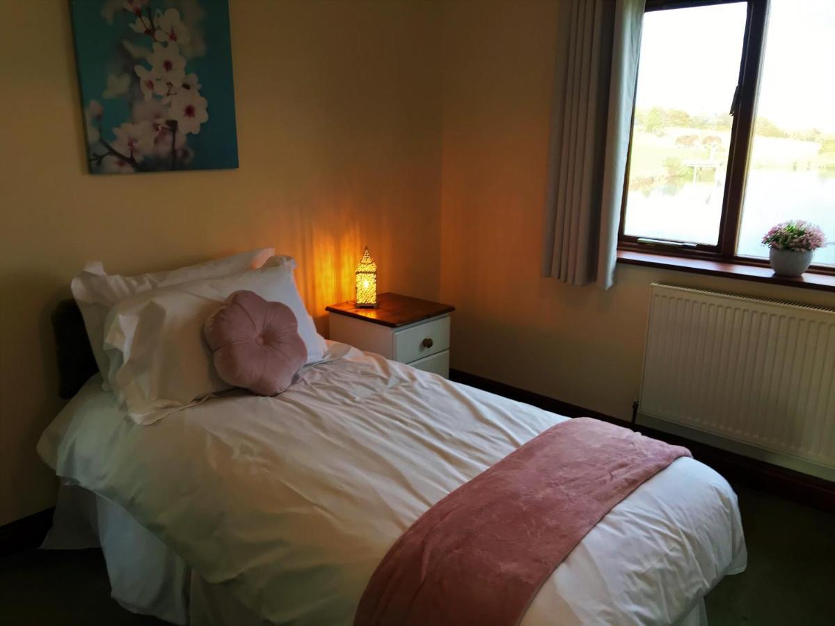 Bransford Farm Fishery & B & B Ngoại thất bức ảnh